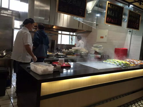 飲食服務(wù)中心開展“雙節(jié)”前食品衛(wèi)生大檢查，筑牢餐飲服務(wù)安全防線